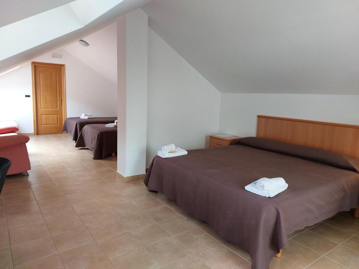 Hospederia Externa Del Monasterio Hotel Samos Bagian luar foto